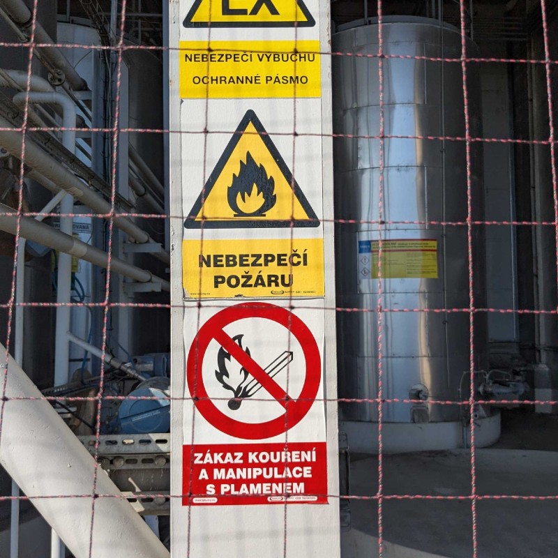 HDPE FR Síť proti holubům 20x10m oko 50x50mm - certifikát Reakce na oheň B